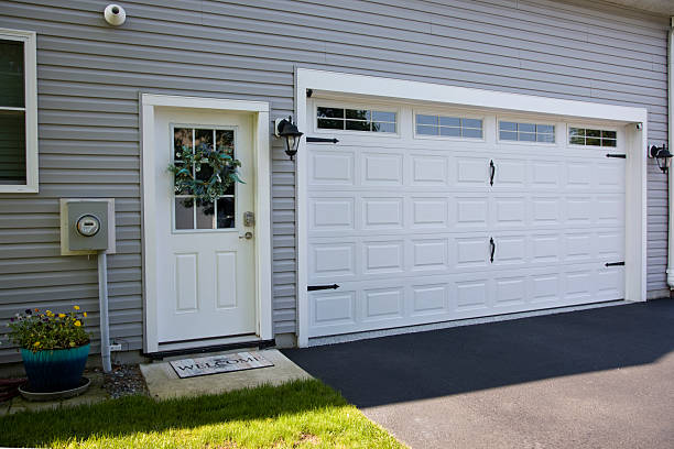 24/7 Emergency Garage Door Panel Replacement experts in San Augustine County County, TX